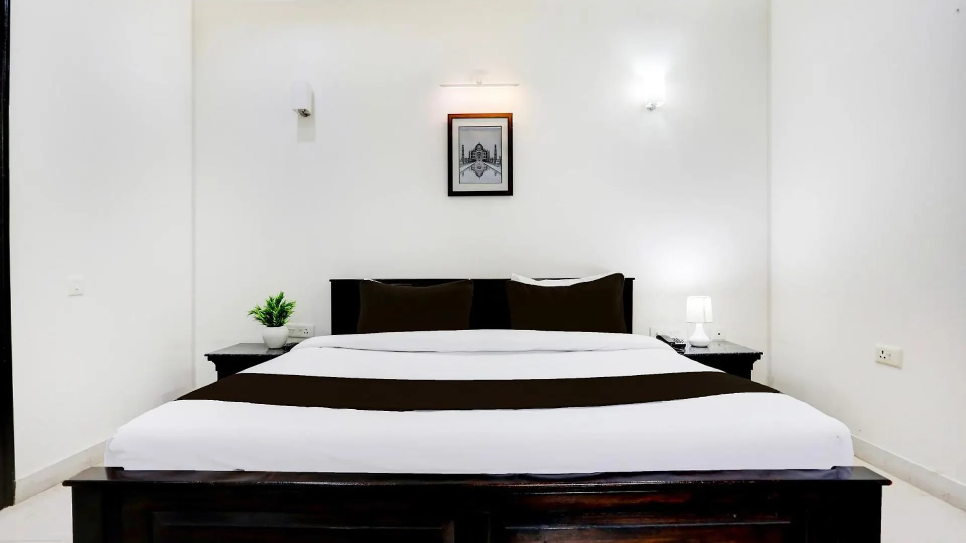 Hotel O Taj Wonder Inn Agra   Agra (Uttar Pradesh)