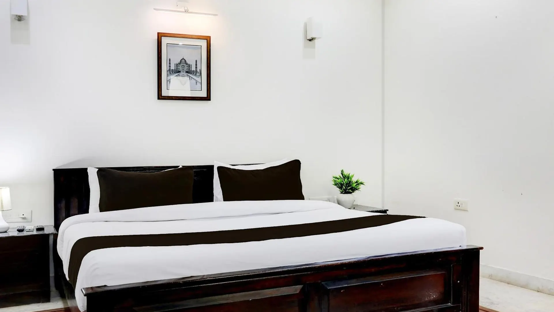 Hotel O Taj Wonder Inn Agra